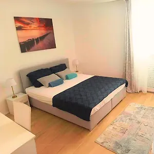 apt-holiday-ninazadar.hotelinzadar.com/